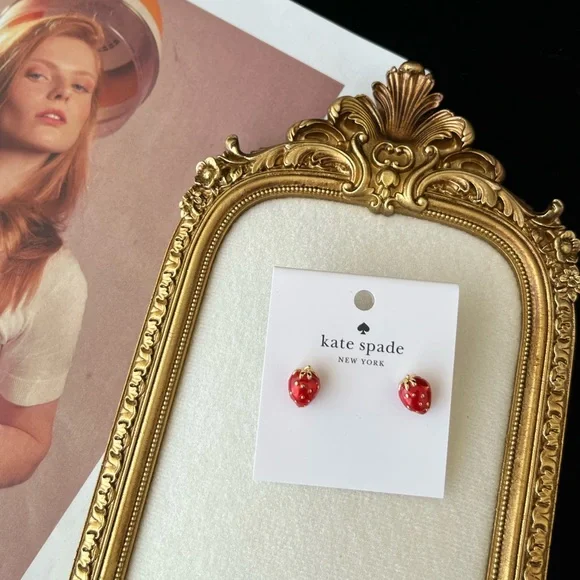 🎁Kate Spade Strawberry Stud Earrings - like to get cco price today - Picture 2 of 5